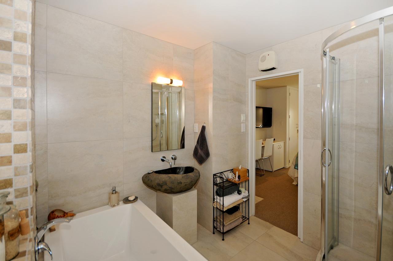 Kapiti Waves Bed & Breakfast Pukerua Bay ภายนอก รูปภาพ